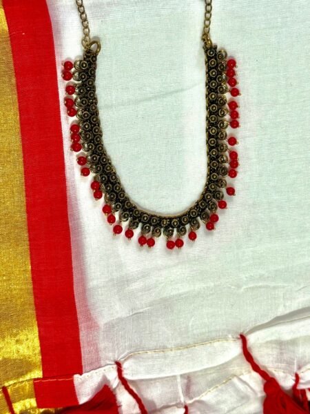 Mehandi Polish Necklace With Red Beads