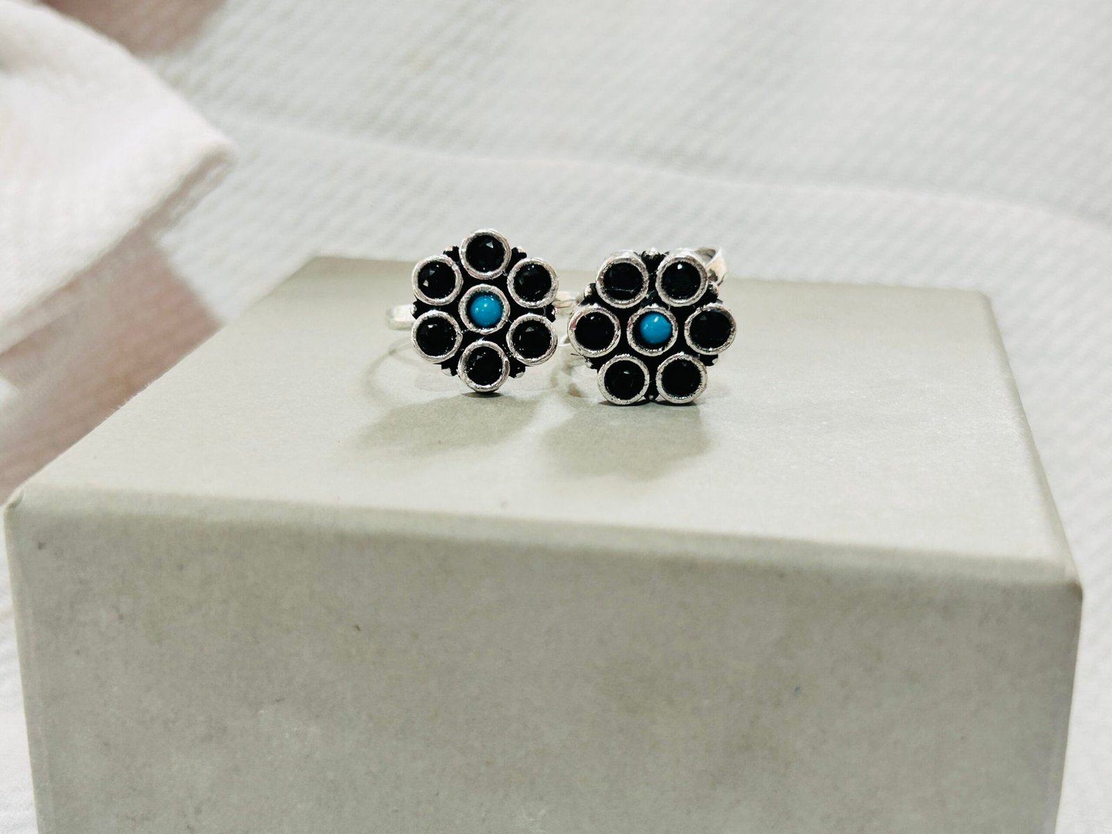 Black Flower Minchi- Adjustable Toe Ring