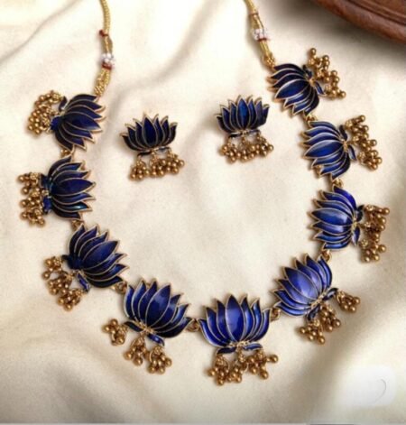 Neela Thamara Lotus Choker Set