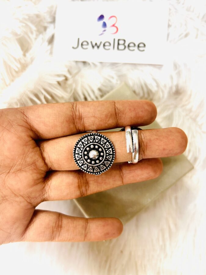 Oxidized Padmini Toe Rings - Image 2