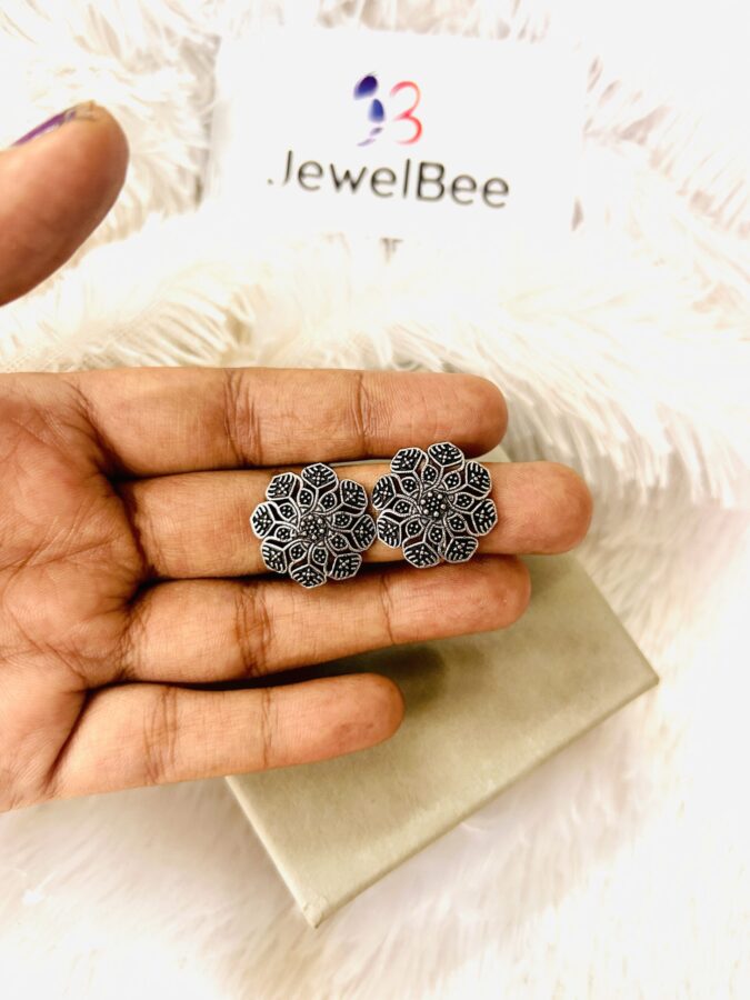 Oxidized Kamala Toe Rings