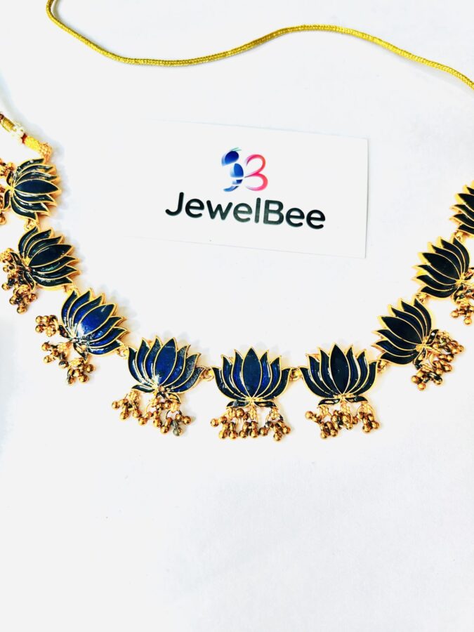 Neela Thamara Lotus Choker Set - Image 3