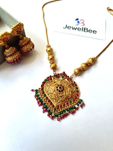Traditional Short Necklace Set with red and green beads