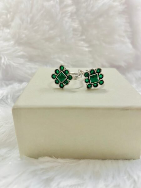 Green Stone Gulabi Minchi- Adjustable Toe Ring