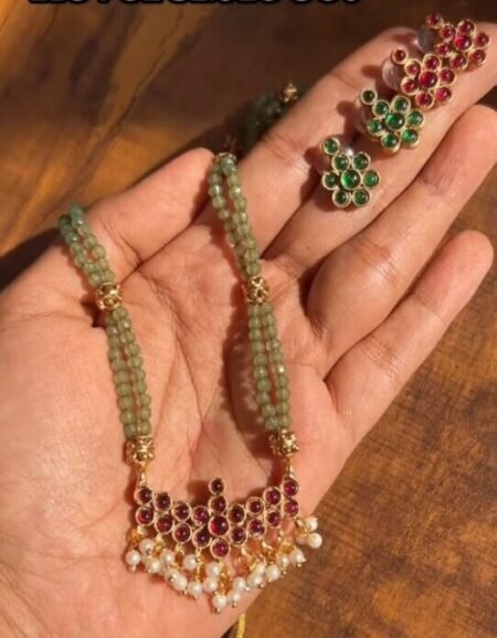 Traditional Reversible pearl and beads necklace set