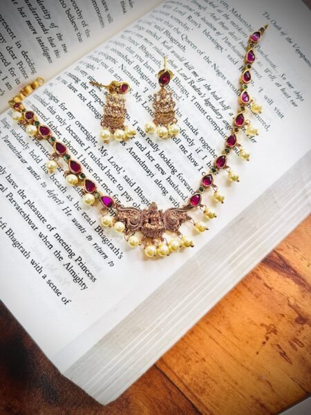 Traditional Samantha Necklace Set