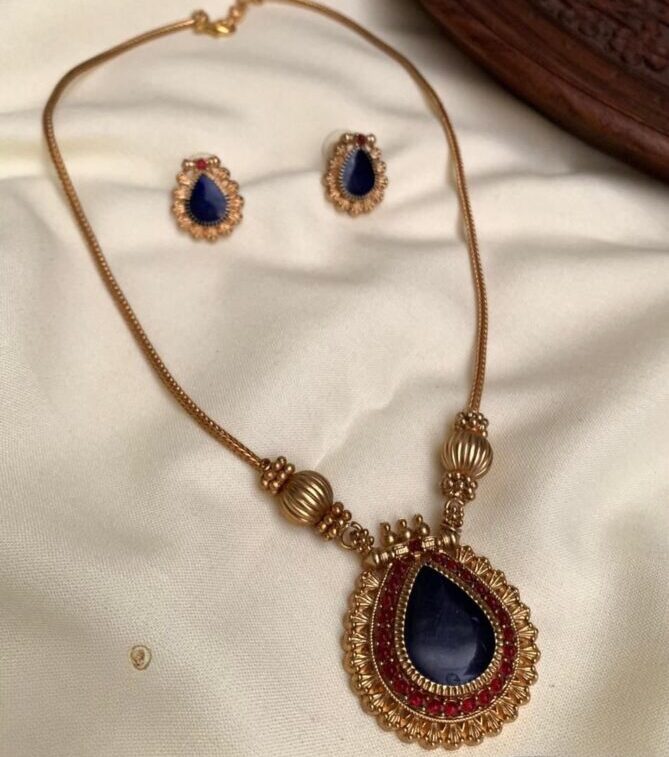 Traditional Pallaka short Necklace