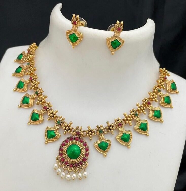 Traditional Enamel Short Palaka Neccklace set