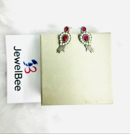 URMIKA BIRD STUD EARRING