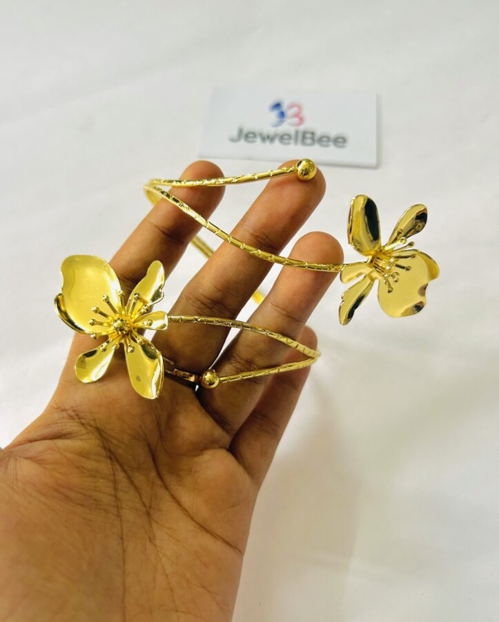 18k Gold Plated Anti tarnish Daisy Love Hand Cuff - Image 2