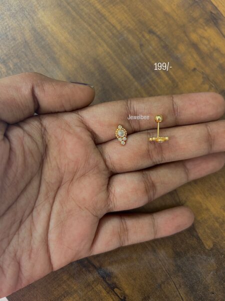 Antitarnish gold plated American Diamond Leo Stud / second stud (Ball back Screw)