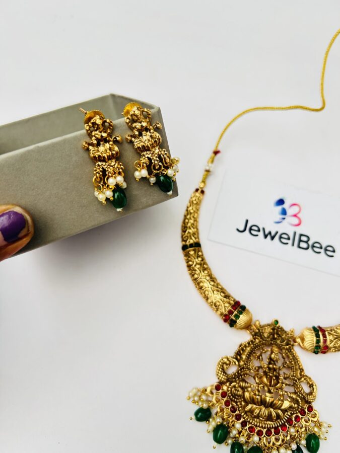 Lekshmi Devi Hasli pattern Choker Set with Green beads - Image 3